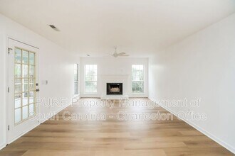 1928 Oak Tree Ln in Mount Pleasant, SC - Building Photo - Building Photo