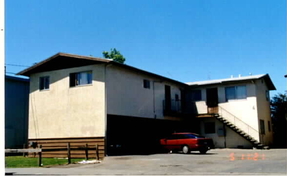 557 Hampshire Ave in Redwood City, CA - Building Photo - Building Photo