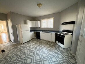 1023-1025 Lafayette Ave NE in Grand Rapids, MI - Building Photo - Building Photo