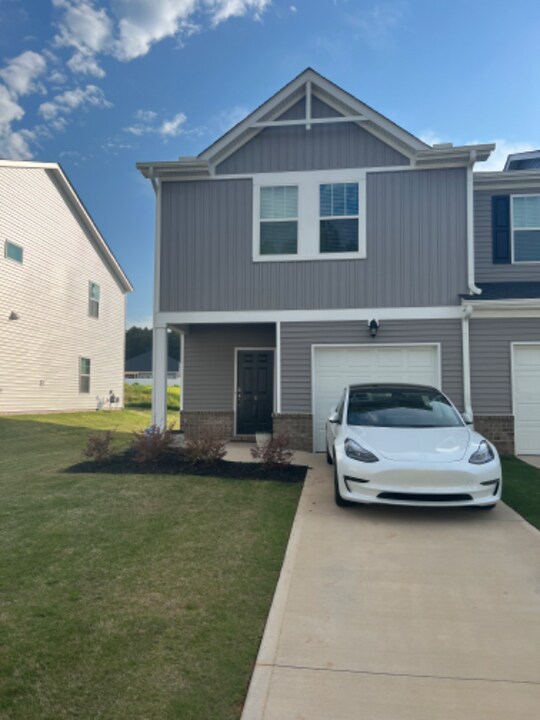 8 Beachley Pl in Simpsonville, SC - Building Photo