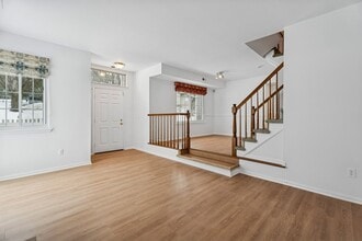 67 Bentley Ct in Bedminster, NJ - Building Photo - Building Photo
