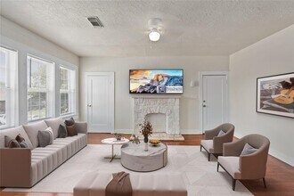 2817 Isabella St in Houston, TX - Building Photo - Building Photo