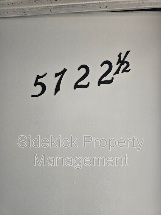 5722 E Beverly Blvd in East Los Angeles, CA - Building Photo