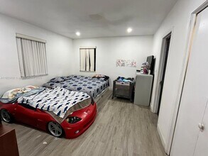 220 N 66th Ave in Hollywood, FL - Building Photo - Building Photo