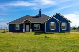 12268 Cr 175 in Iola, TX - Building Photo