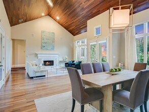 417 Beardsley Ln in Austin, TX - Building Photo - Building Photo
