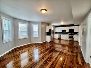 18 Woonasquatucket Ave, Unit 2 in North Providence, RI - Building Photo - Building Photo