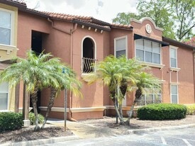 5104 Conroy Rd in Orlando, FL - Building Photo