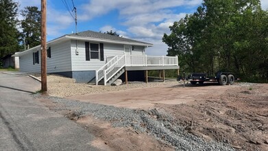 44 E Apple St in Ringtown, PA - Building Photo - Building Photo