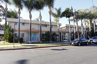 Palm Court in Sherman Oaks, CA - Building Photo - Primary Photo