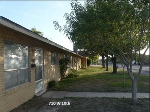 710 W 10th St in Del Rio, TX - Building Photo - Building Photo