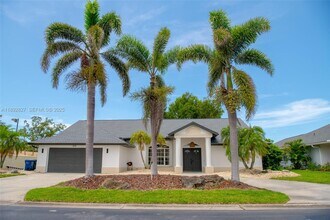1010 Joyce Ct in Venice, FL - Building Photo - Building Photo