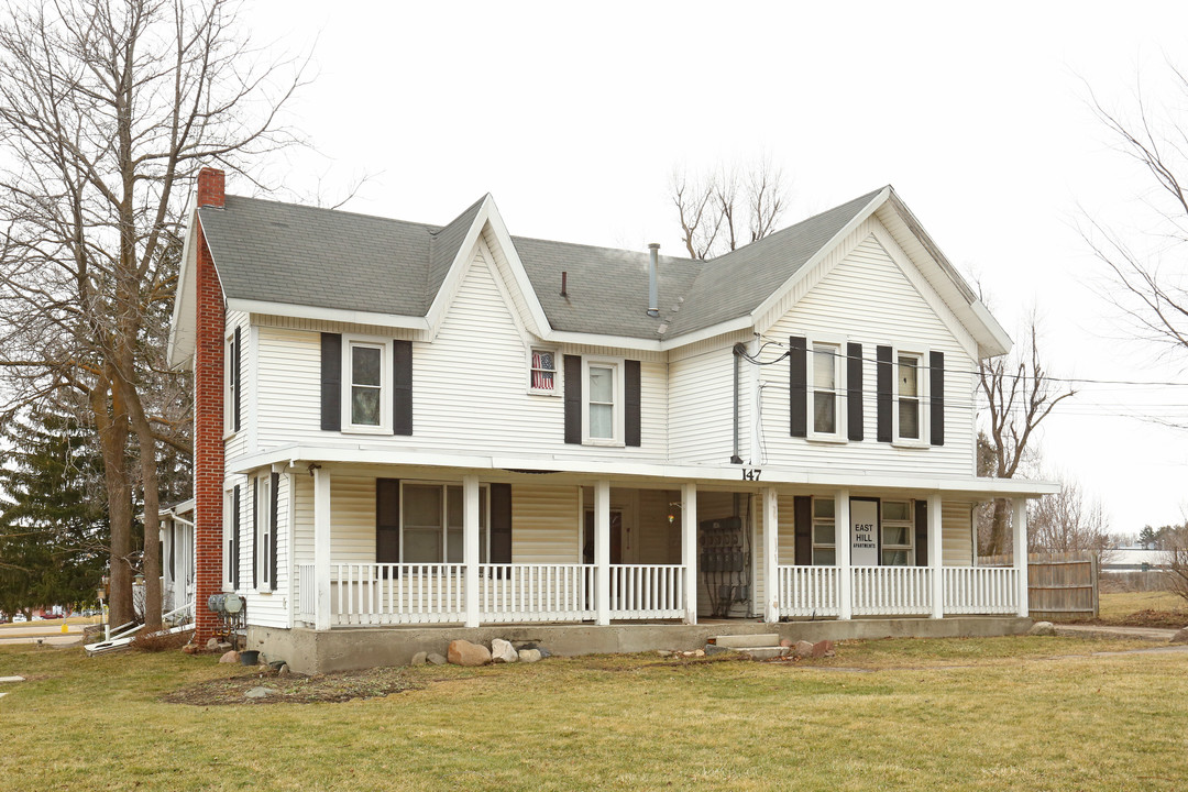 East Hill Apartments in Lapeer, MI - Building Photo