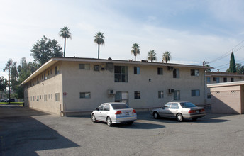 Magnolia Arms in Riverside, CA - Foto de edificio - Building Photo