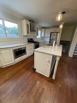 Room in House on Vanderbilt Ln NW in Atlanta, GA - Building Photo