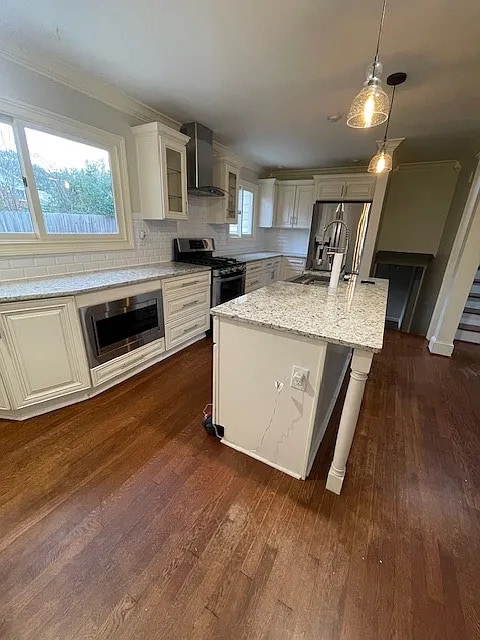 property at 3223 Vanderbilt Ln NW