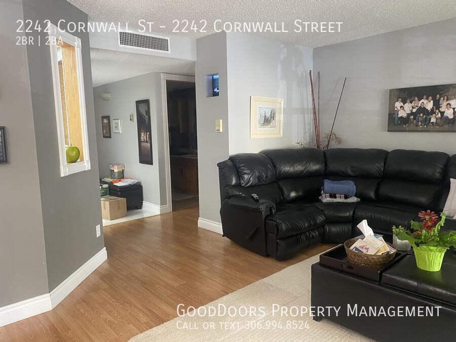 2242 Cornwall St in Regina, SK - Building Photo