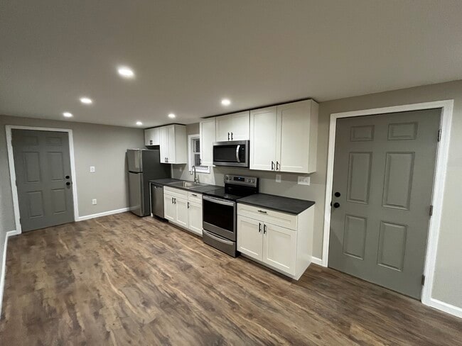 property at 1518 Collier Ave