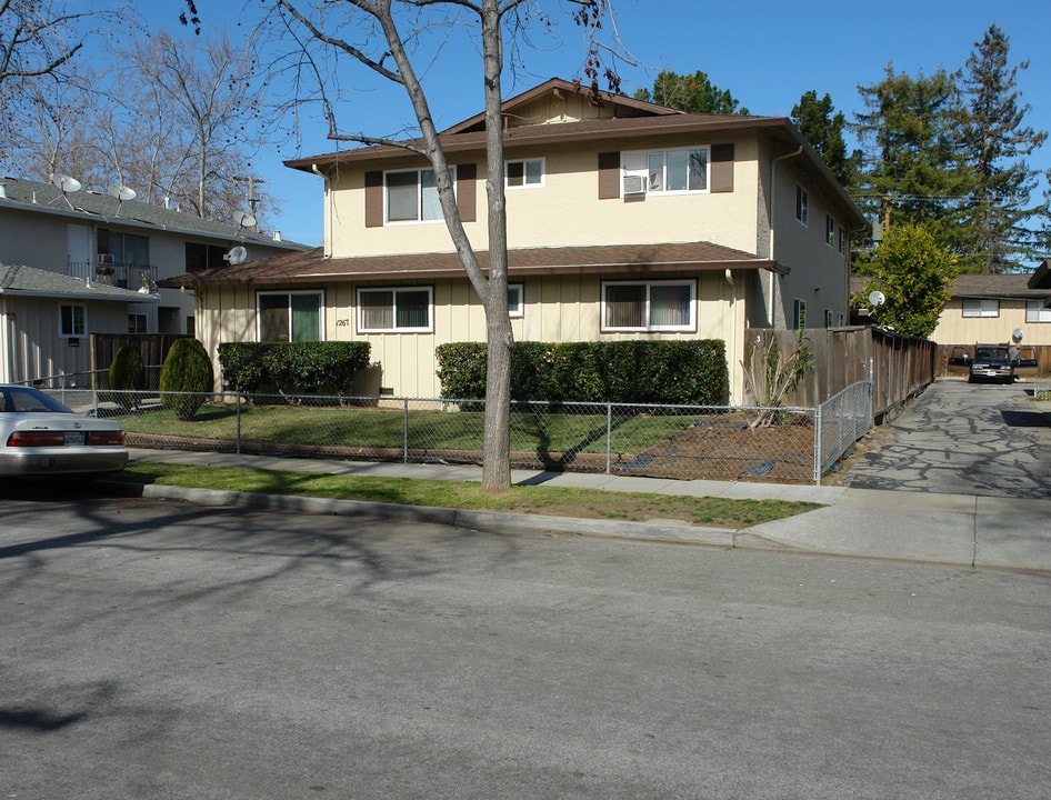 1267 Coronado Dr in Sunnyvale, CA - Foto de edificio