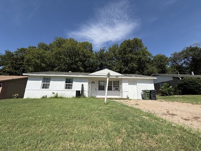 612 Susan Dr in Arlington, TX - Building Photo - Building Photo