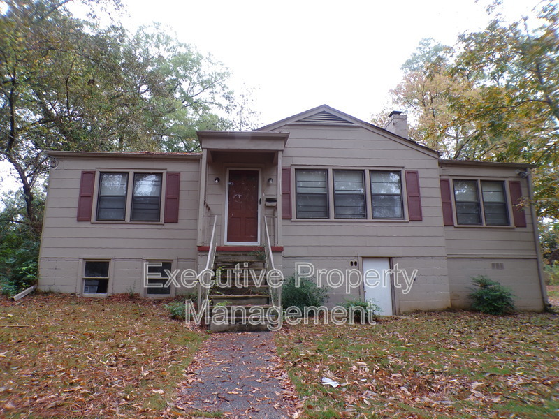 825 Sunset Dr in Birmingham, AL - Building Photo