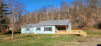 2899 Sylvania Rd in Troy, PA - Building Photo