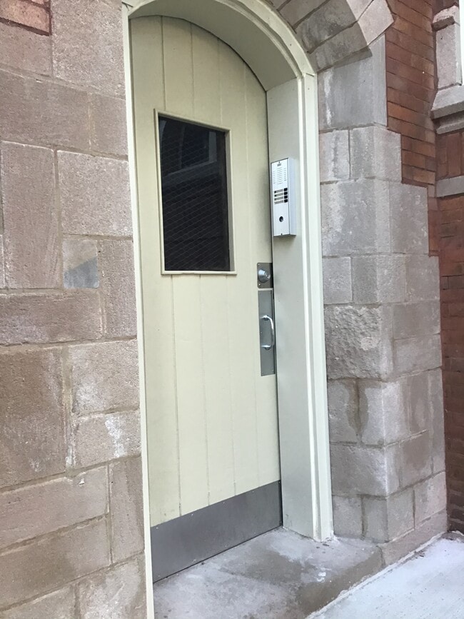 8048 S Marshfield Ave, Unit 2 in Chicago, IL - Foto de edificio - Building Photo