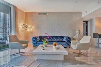 185 SW 7th St, Unit 3403 in Miami, FL - Building Photo - Building Photo