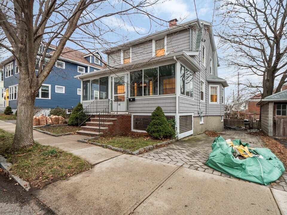 68 Apthorp St in Quincy, MA - Building Photo