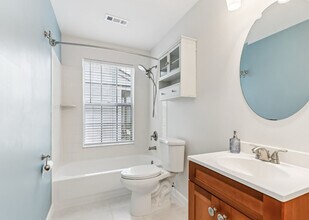 902 Plymouth Rd in North Brunswick, NJ - Building Photo - Building Photo