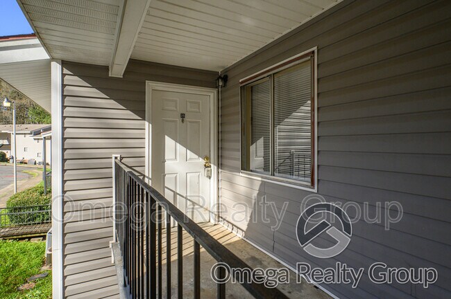 1600 14th Ave E in Jasper, AL - Building Photo - Building Photo