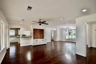 5531 Yarwell Dr in Houston, TX - Building Photo - Building Photo