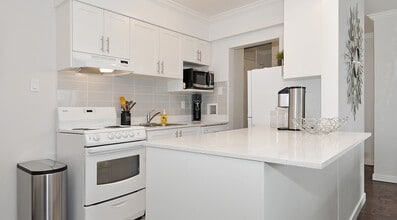 1380 Jervis St in Vancouver, BC - Building Photo - Building Photo