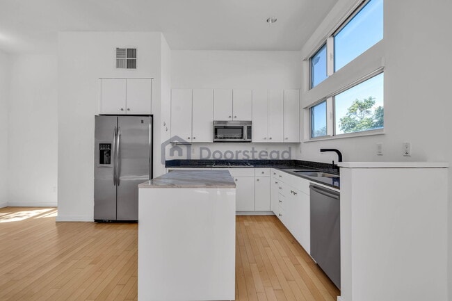 property at 6 South Ct