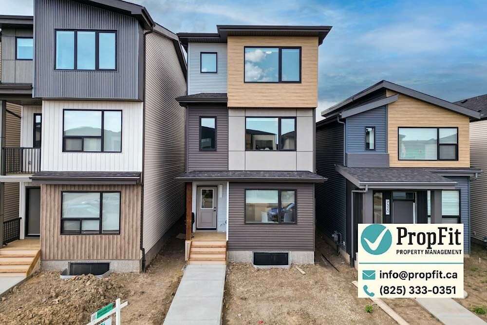 7344 Klapstein Cres SW in Edmonton, AB - Building Photo