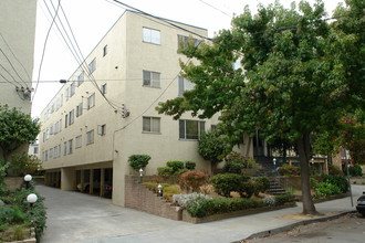 275 Lee Street Apartments in Oakland, CA - Building Photo - Building Photo