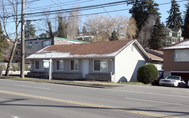 Rando Apartments in Seattle, WA - Building Photo - Building Photo