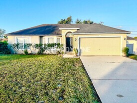 2564 Courtland Blvd in Deltona, FL - Building Photo