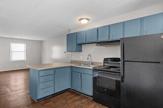 The Reserve at Spanish Lake in St. Louis, MO - Foto de edificio - Building Photo