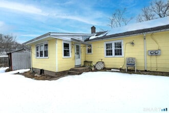 106 Higbie Dr in East Hartford, CT - Building Photo - Building Photo