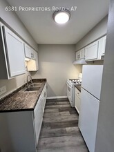6381 Proprietors Rd in Columbus, OH - Building Photo - Building Photo