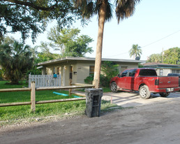 1060-1100 SW 28th St Apartments