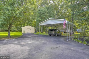 4949 Idlewilde Rd in Shady Side, MD - Building Photo