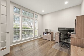 18910 Rustling Ridge Dr in Tomball, TX - Building Photo - Building Photo