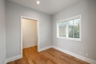 436 Laurel St in San Carlos, CA - Foto de edificio - Building Photo