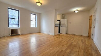 282 Cabrini Blvd in New York, NY - Building Photo - Building Photo