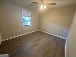 107 Jay Ln in Hampton, GA - Foto de edificio - Building Photo