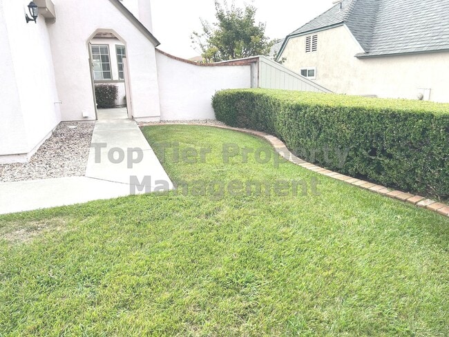 2721 Southampton Rd in Carlsbad, CA - Building Photo - Building Photo