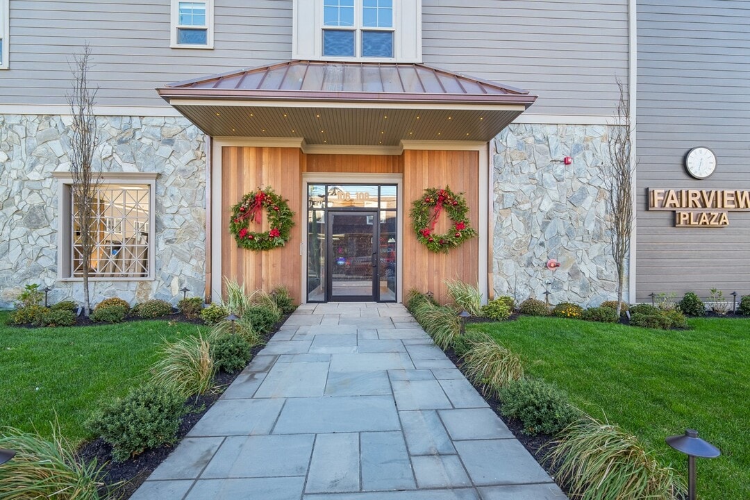 Fairview Plaza in Bloomfield, NJ - Building Photo