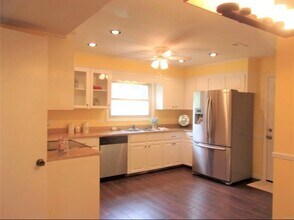 201 Skylark Dr, Unit Beautiful 3 Bedroom 2 Bathroom in Enterprise in Enterprise, AL - Foto de edificio - Building Photo
